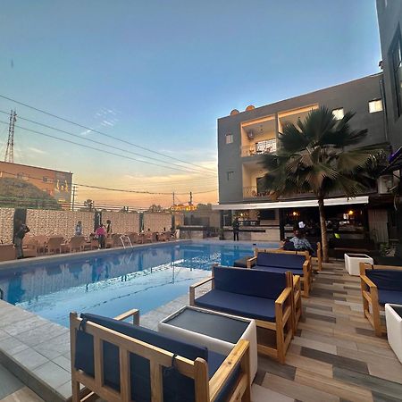 Apartments Plaza Hotel コロリ エクステリア 写真