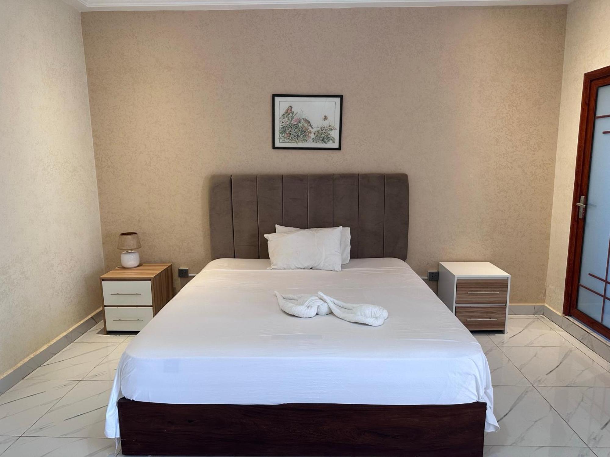 Apartments Plaza Hotel コロリ エクステリア 写真